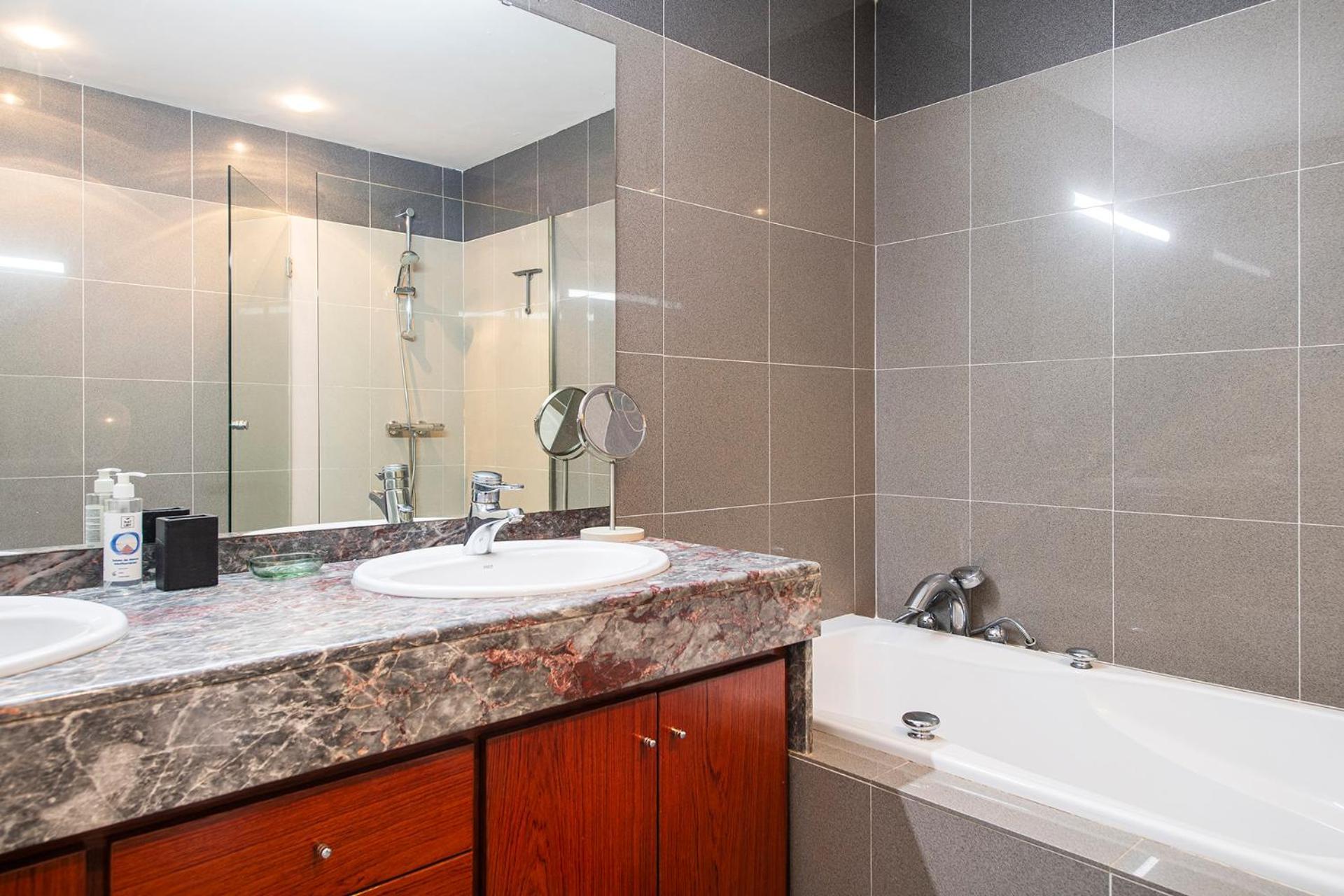 Sleep & Stay Luxury Top Floor Apt With Terrace Girona Esterno foto